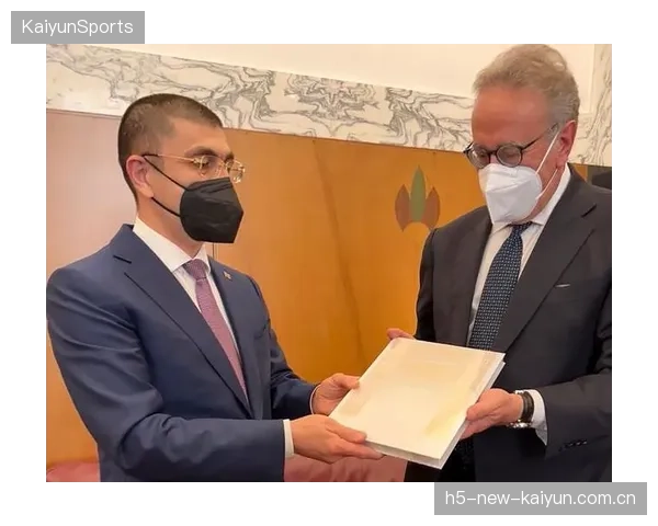 那不勒斯与中东投资方携手共建未来：训练场扩建战略全解析