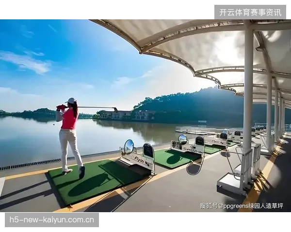 高尔夫选手进行球场读线专项训练